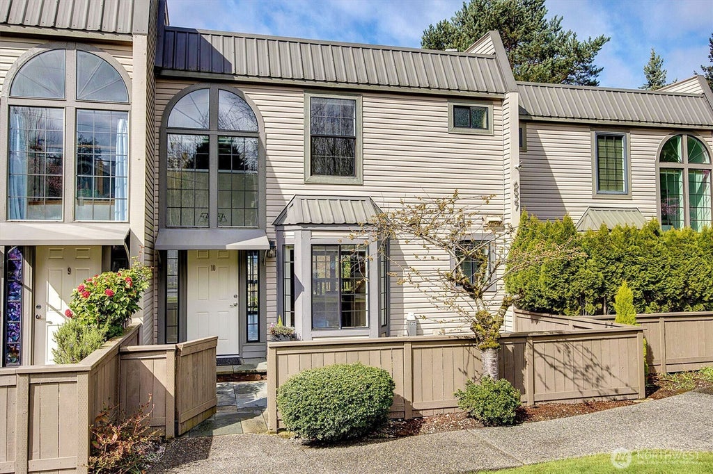 Photo of 6527 106th Avenue NE #10, Kirkland, WA 98033 (MLS # 2580121)