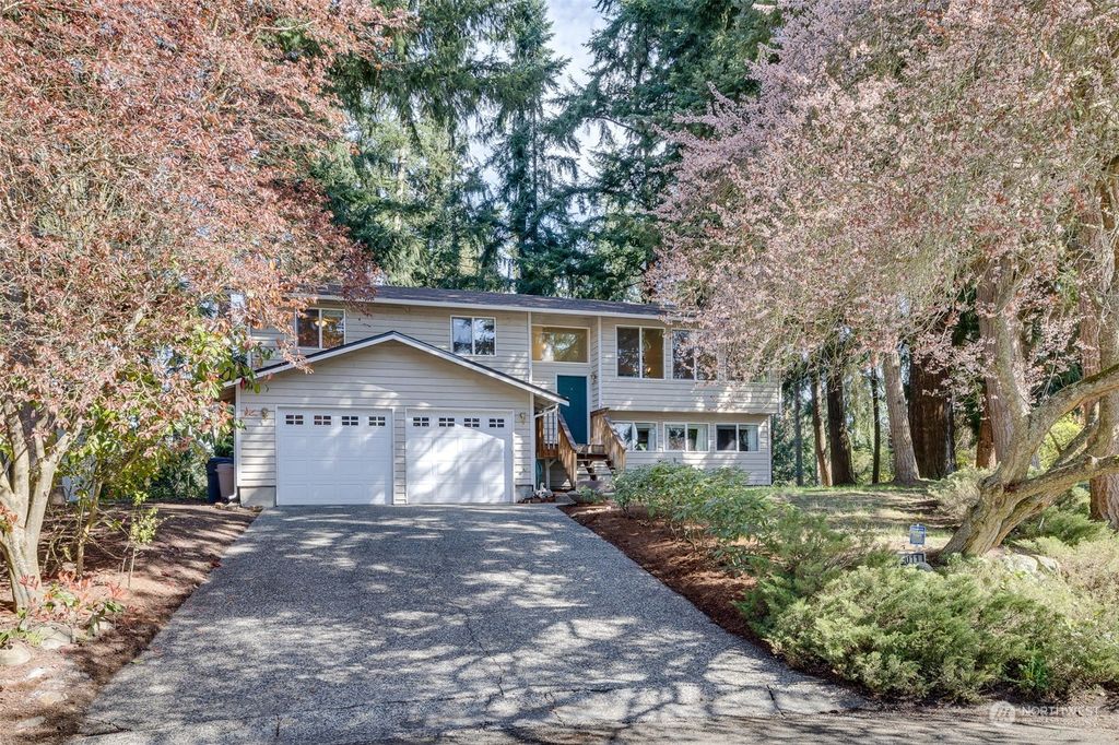 Photo of 5011 99th Street SW, Mukilteo, WA 98275 (MLS # 2213332)