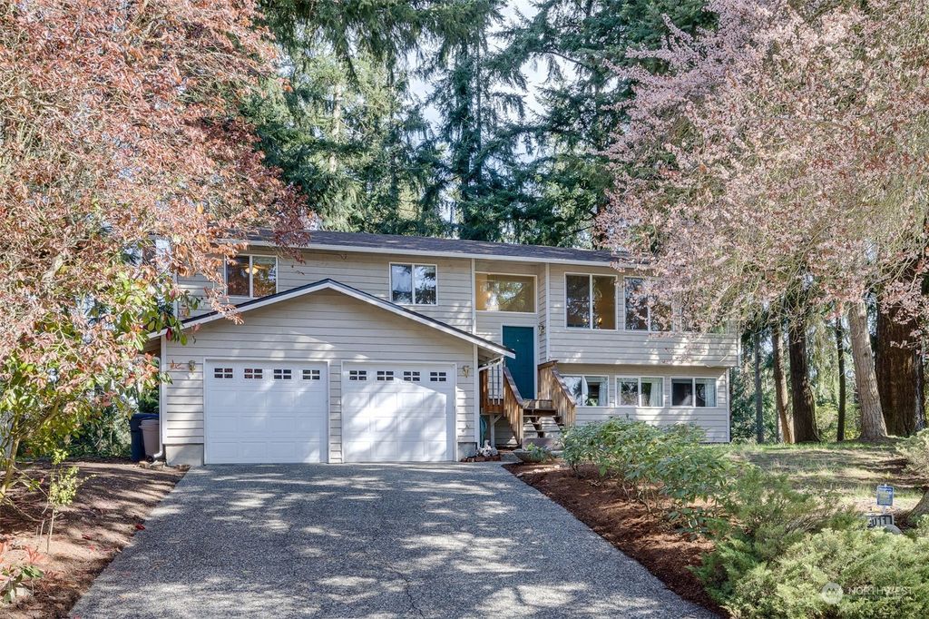Photo of 5011 99th Street SW, Mukilteo, WA 98275 (MLS # 2213332)