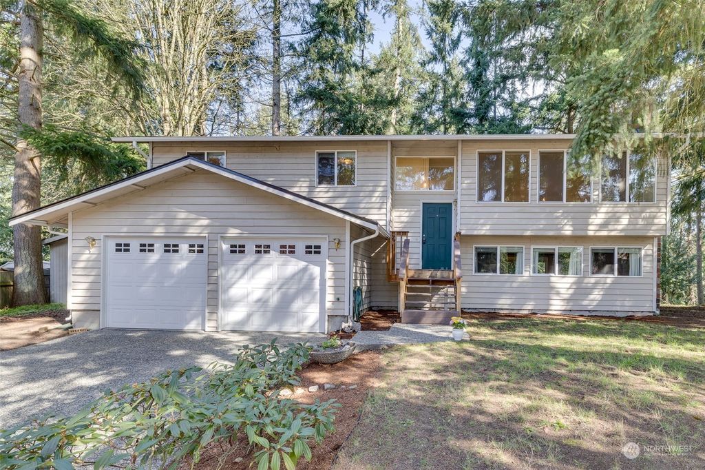 Photo of 5011 99th Street SW, Mukilteo, WA 98275 (MLS # 2213332)