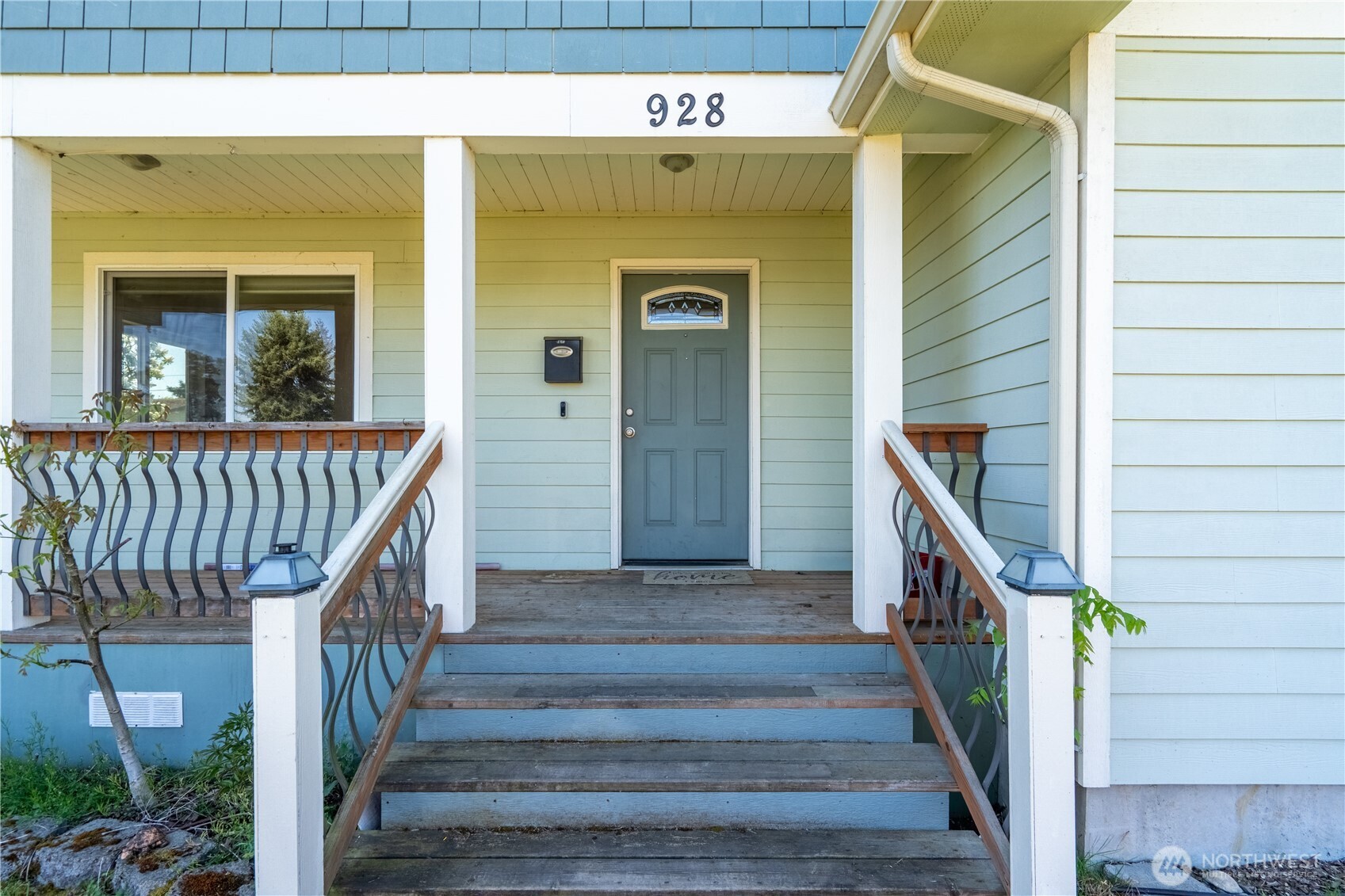 928 W Cherry Street