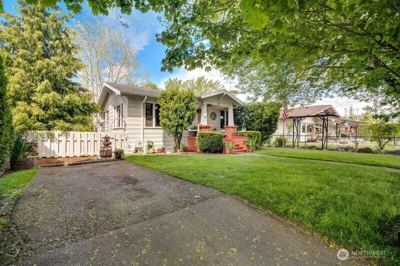 1027 E Main Street