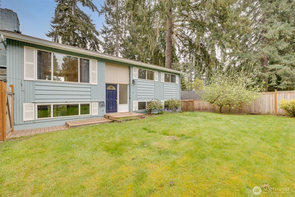 Photo of 16610 SE 24th Street, Bellevue, WA 98008 (MLS # 2507224)
