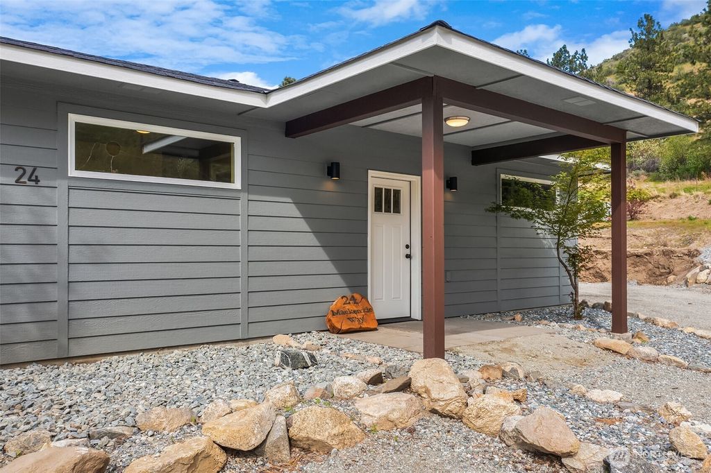Photo of 24 Mackenzie Way, Chelan, WA 98816 (MLS # 2505123)