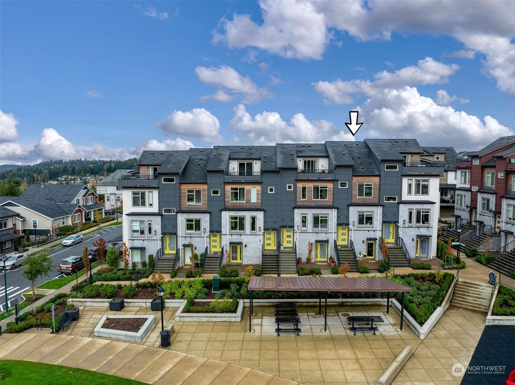 Photo of 560 NE Daisy Walk Walk, Issaquah, WA 98029 (MLS # 2306891)