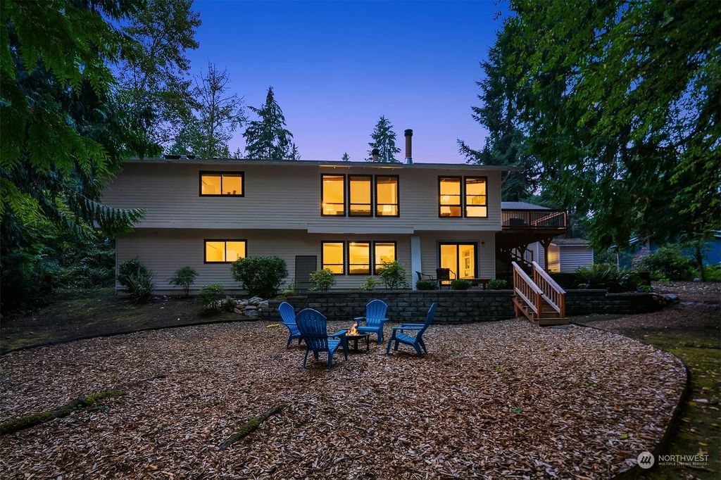 Photo of 6906 237th Avenue NE, Redmond, WA 98053 (MLS # 2321254)