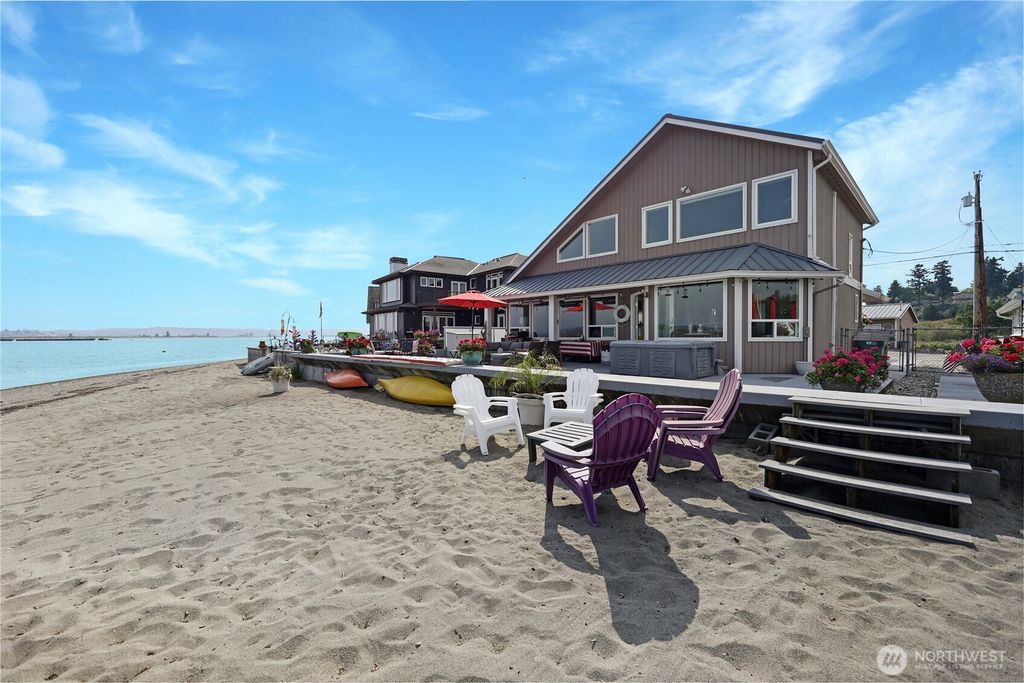 Photo of 4019 Priest Point Drive NE, Marysville, WA 98271 (MLS # 2428932)