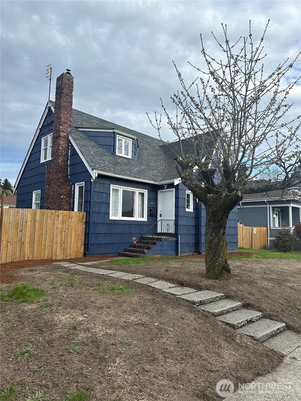 Photo of 414 2nd Avenue S, Kent, WA 98032 (MLS # 2593252)