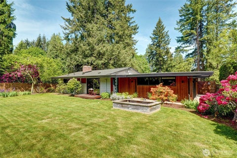 Photo of 17050 NE 95th Street, Redmond, WA 98052 (MLS # 2577057)