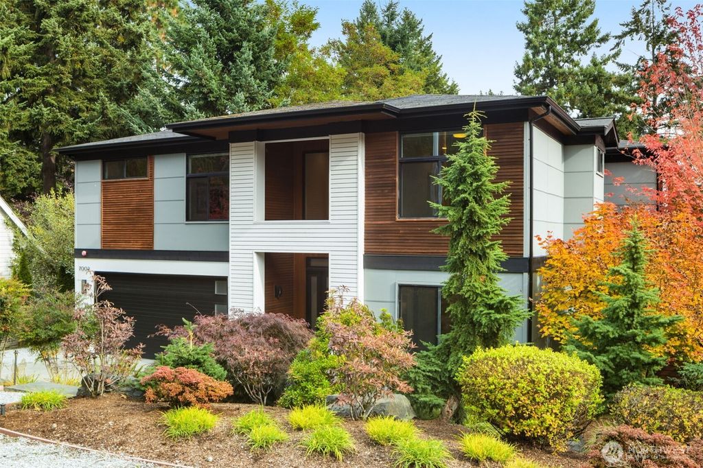 Photo of 7002 93rd Avenue SE, Mercer Island, WA 98040 (MLS # 2521830)