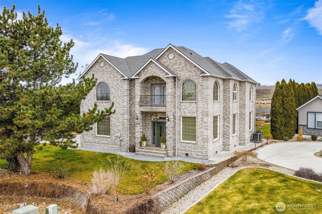 Photo of 19678 Fairway Dr NW Dr, Soap Lake, WA 98851 (MLS # 2470910)