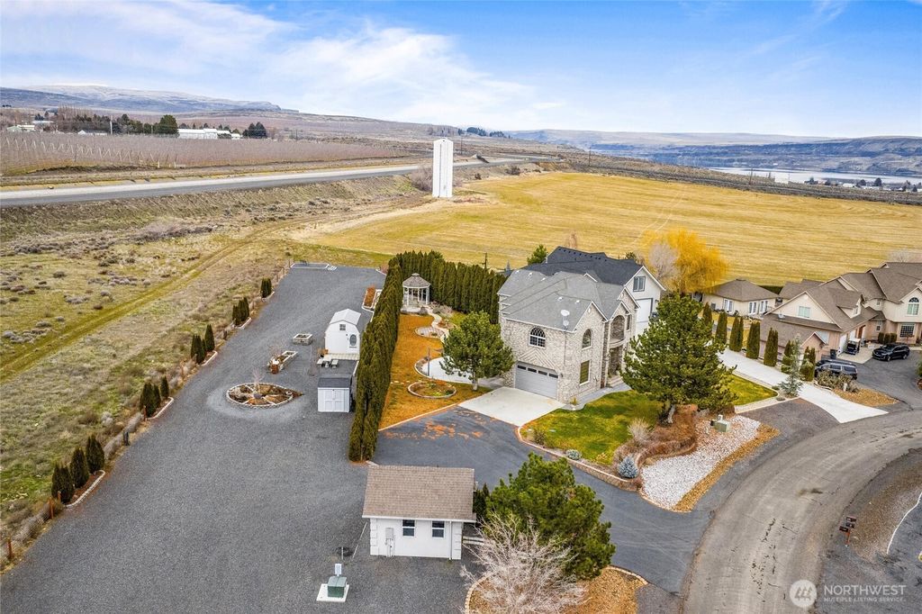 Photo of 19678 Fairway Dr NW Dr, Soap Lake, WA 98851 (MLS # 2470910)