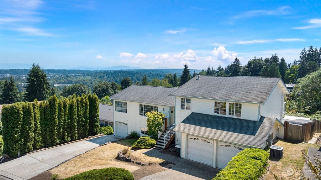 Photo of 9423 NE 137th Street, Kirkland, WA 98034 (MLS # 2277047)