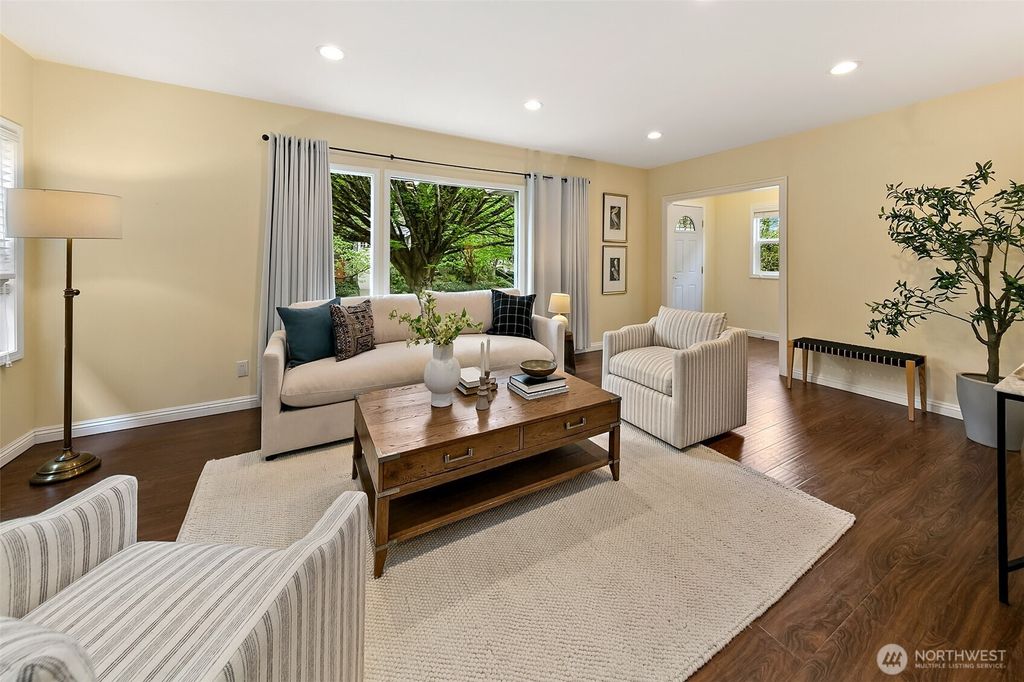Photo of 954 19th Avenue E, Seattle, WA 98112 (MLS # 2524890)