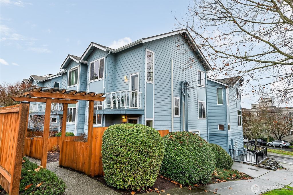 Photo of 2400 W Boston Street, Seattle, WA 98199 (MLS # 2455145)