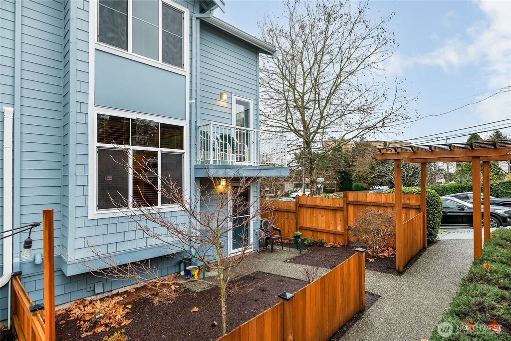Photo of 2400 W Boston Street, Seattle, WA 98199 (MLS # 2455145)