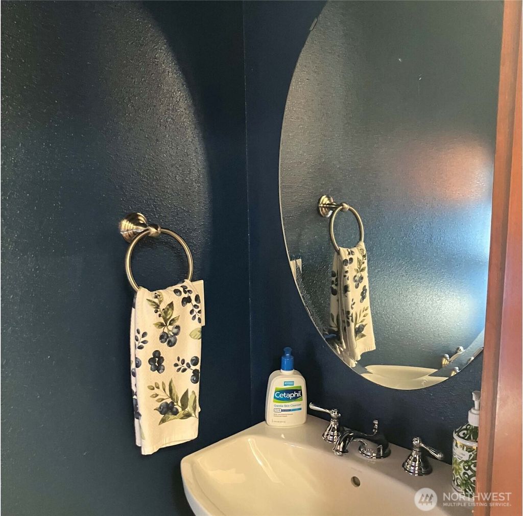 Photo of 2400 W Boston Street, Seattle, WA 98199 (MLS # 2455145)