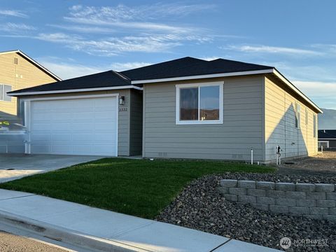 Photo of 2332 2nd Street SE, East Wenatchee, WA 98802 (MLS # 2447456)