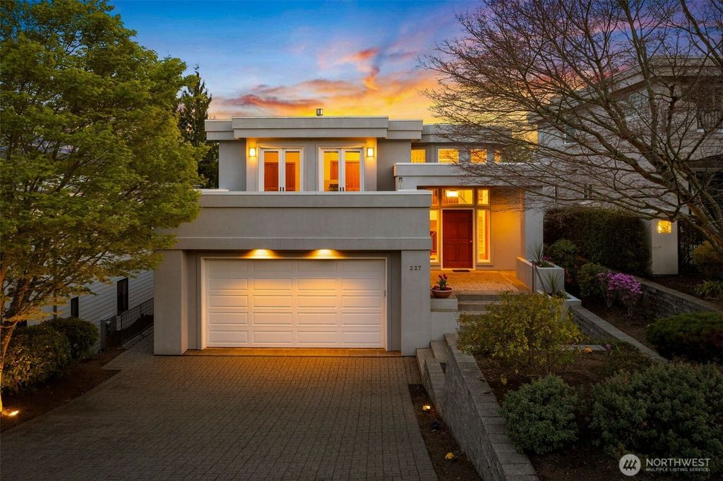 Photo of 227 8th Avenue, Kirkland, WA 98033 (MLS # 2503089)