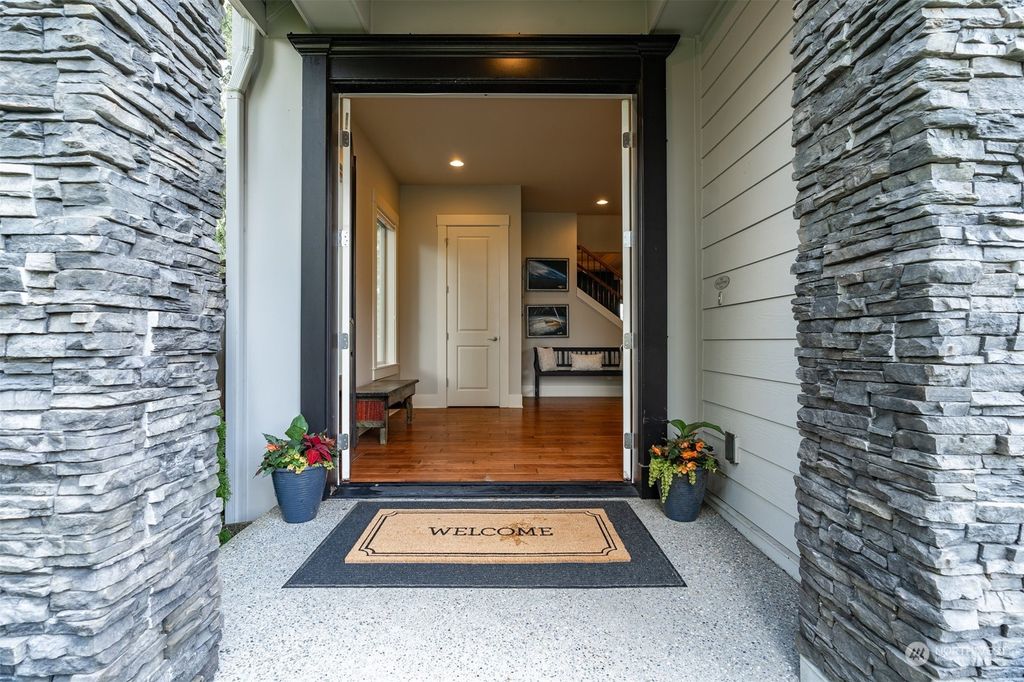 Photo of 22602 SE 32nd Street, Sammamish, WA 98075 (MLS # 2224558)
