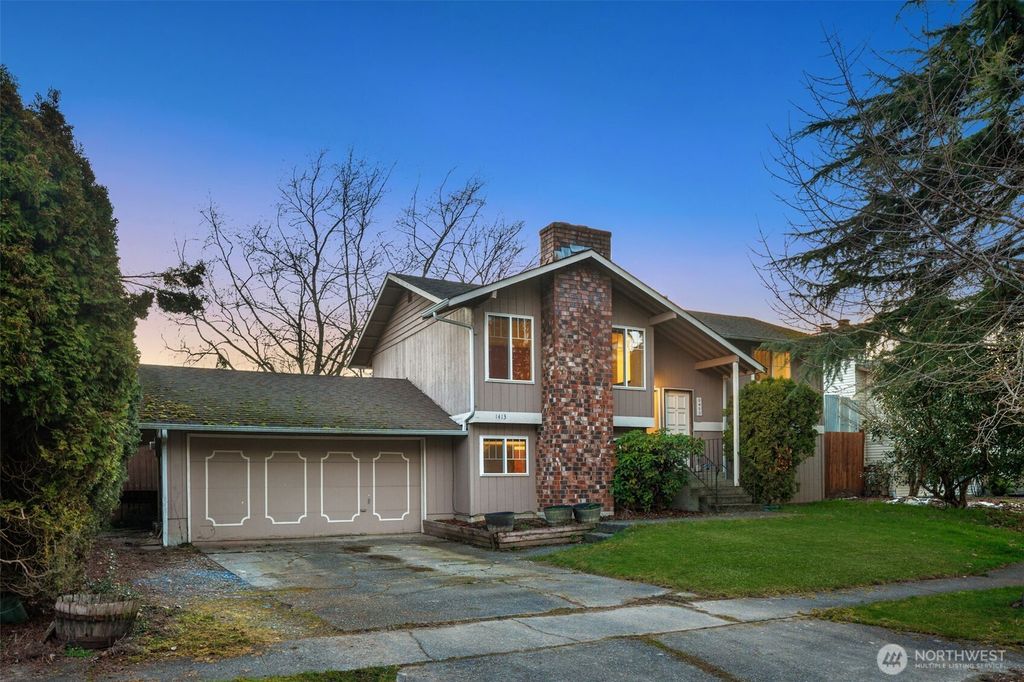 Photo of 1413 Index Avenue NE, Renton, WA 98058 (MLS # 2478628)