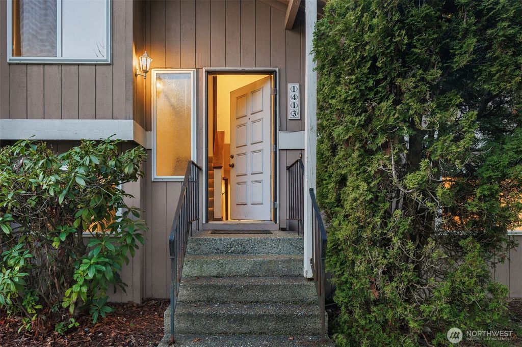 Photo of 1413 Index Avenue NE, Renton, WA 98058 (MLS # 2478628)