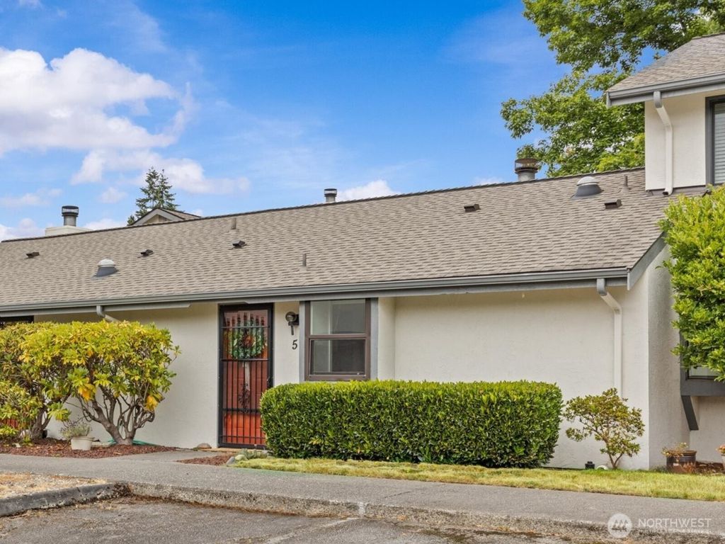 Photo of 4811 76th Street NE #5, Marysville, WA 98270 (MLS # 2404204)