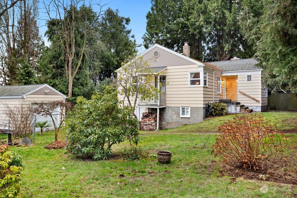 Photo of 3711 SW 112th Street, Seattle, WA 98146 (MLS # 2323029)