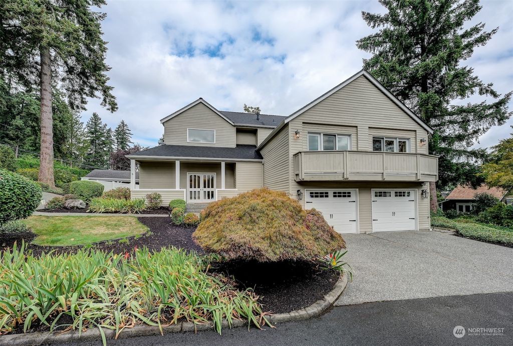 Photo of 3000 W Lake Sammamish Parkway NE, Redmond, WA 98052 (MLS # 2157121)