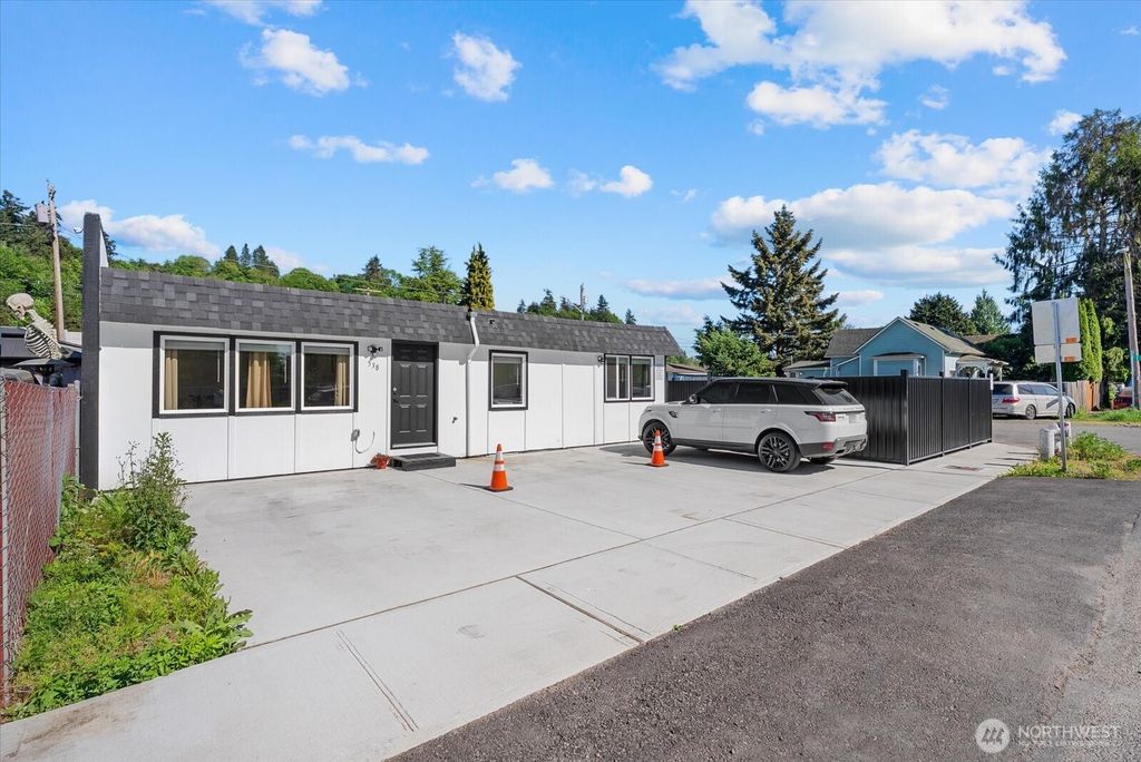 Photo of 538 Railroad Avenue S, Kent, WA 98032 (MLS # 2523715)