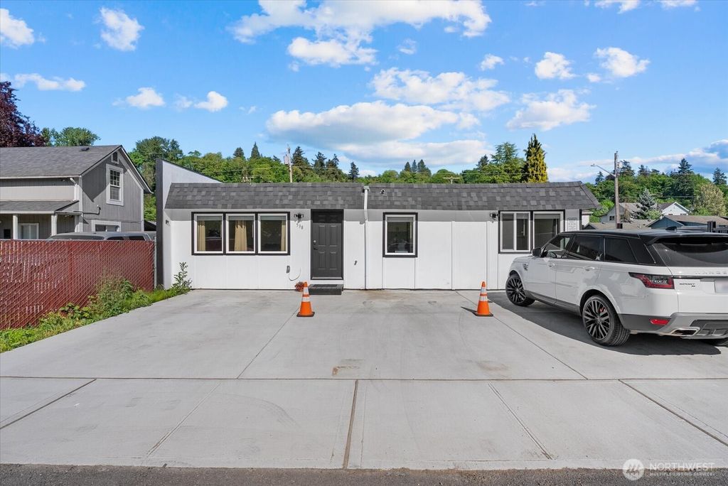 Photo of 538 Railroad Avenue S, Kent, WA 98032 (MLS # 2523715)