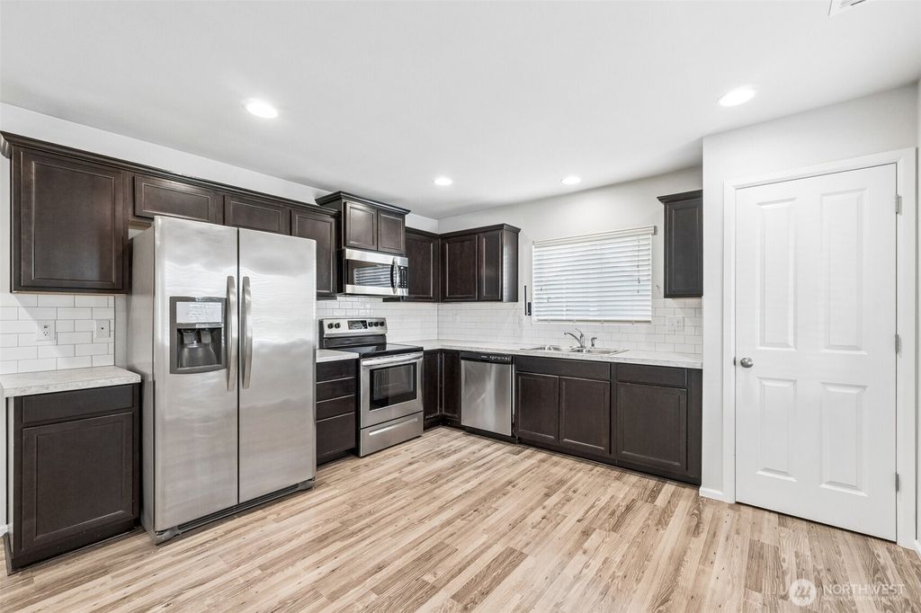 Photo of 18816 105th Lane E, Puyallup, WA 98374 (MLS # 2517863)