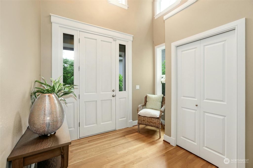Photo of 17035 NE 114th Court, Redmond, WA 98052 (MLS # 2245809)