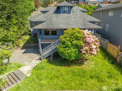 Photo of 402 1st Avenue, Aberdeen, WA 98520 (MLS # 2410784)