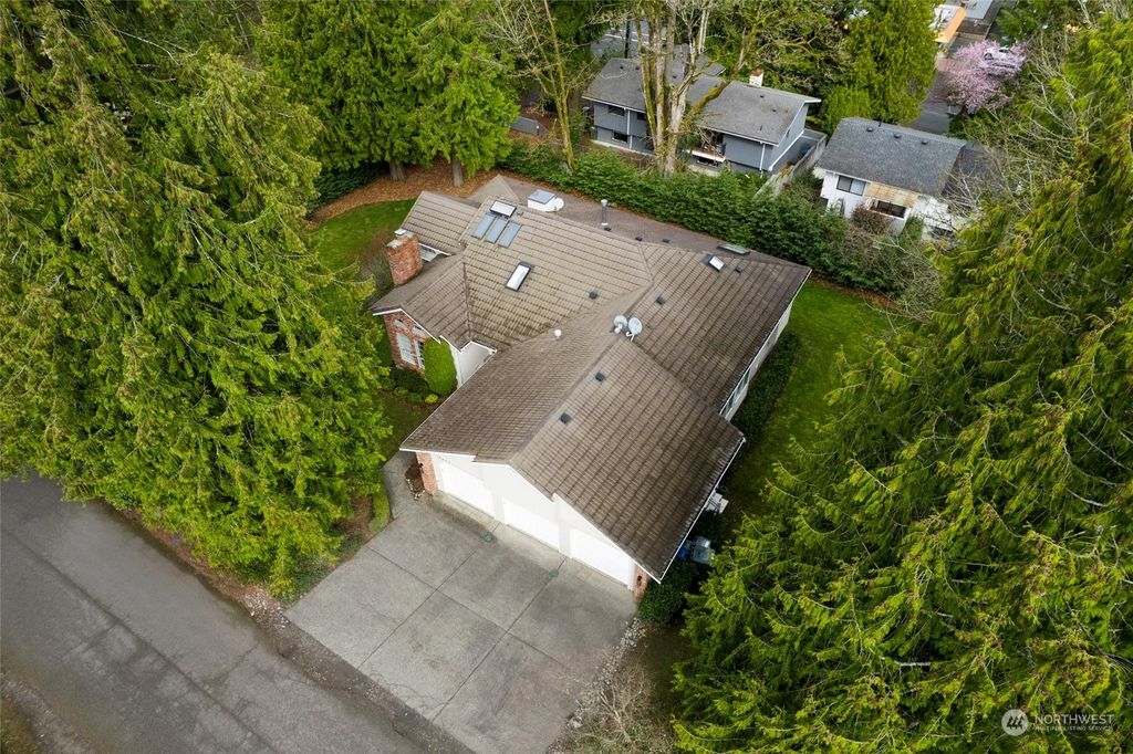 Photo of 10256 SE 7th Street, Bellevue, WA 98004 (MLS # 2046308)