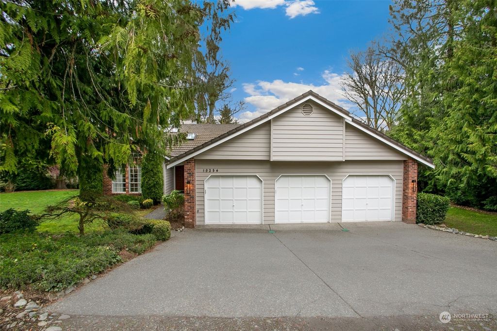 Photo of 10256 SE 7th Street, Bellevue, WA 98004 (MLS # 2046308)