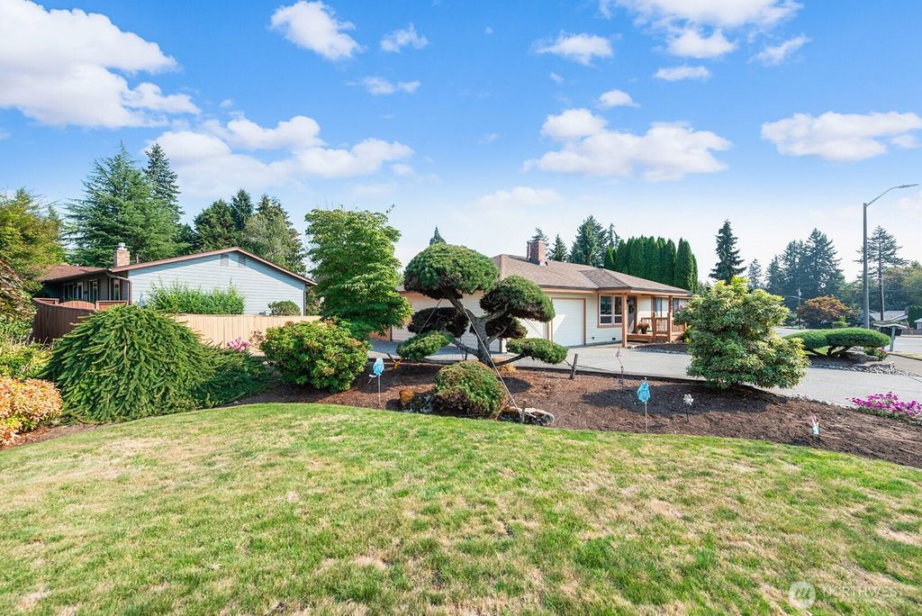 Photo of 244 Vashon Avenue SE, Renton, WA 98059 (MLS # 2428694)