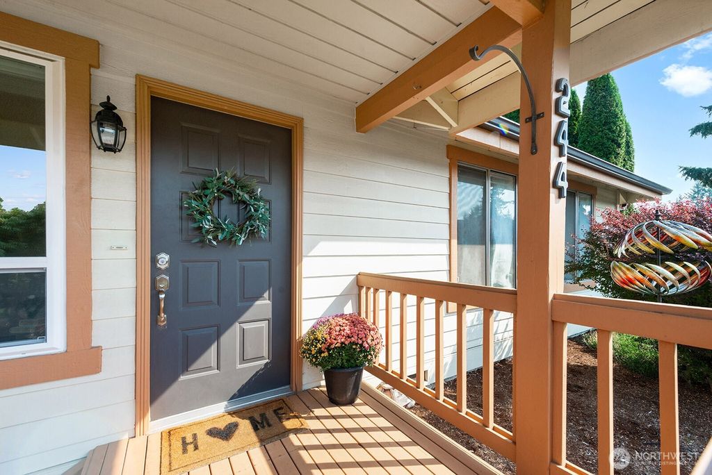 Photo of 244 Vashon Avenue SE, Renton, WA 98059 (MLS # 2428694)