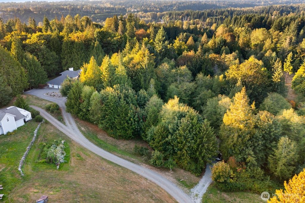 Photo of 12633 75th Street SE, Snohomish, WA 98290 (MLS # 2555192)