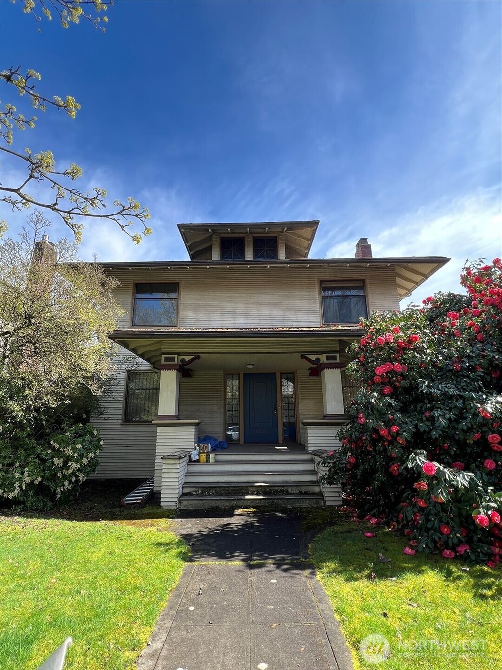 Photo of 720 15th Avenue E, Seattle, WA 98112 (MLS # 2382787)