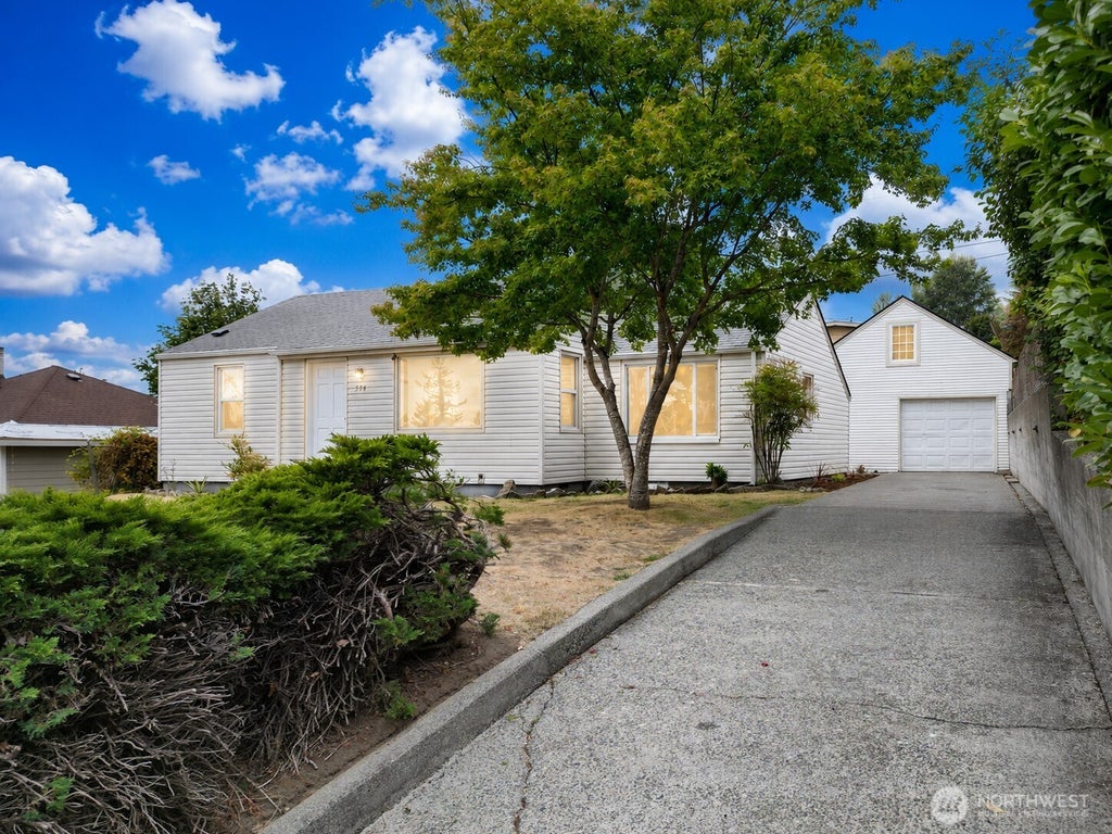 Photo of 574 Bronson Way NE, Renton, WA 98056 (MLS # 2582216)