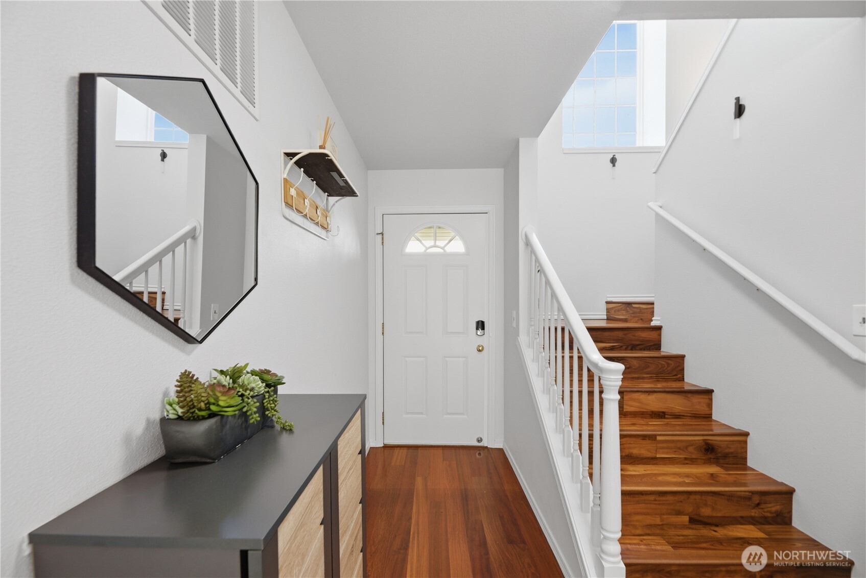 860 2nd Avenue NW 860