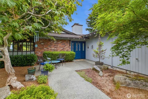 Photo of 25506 142nd Avenue SE, Kent, WA 98042 (MLS # 2529293)