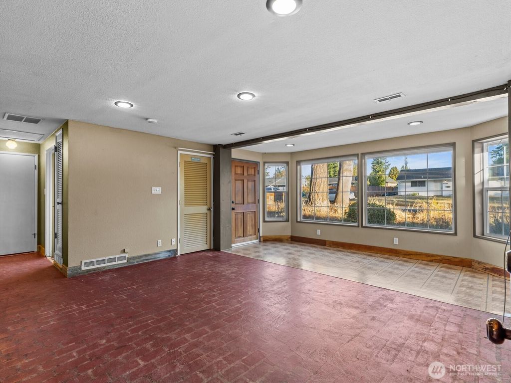 Photo of 5706 225th Street SW, Mountlake Terrace, WA 98043 (MLS # 2438676)