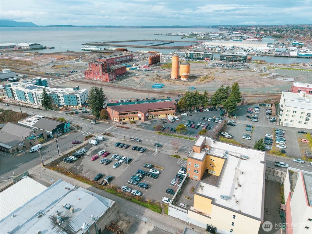 Photo of 1112 Cornwall Avenue, Bellingham, WA 98225 (MLS # 2495119)