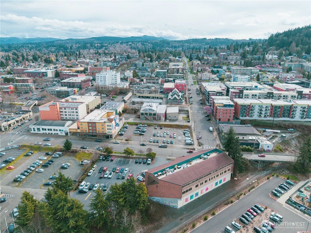 Photo of 1112 Cornwall Avenue, Bellingham, WA 98225 (MLS # 2495119)