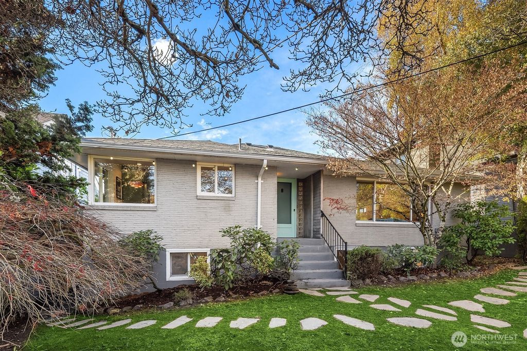 Photo of 2523 31st Avenue S, Seattle, WA 98144 (MLS # 2456777)