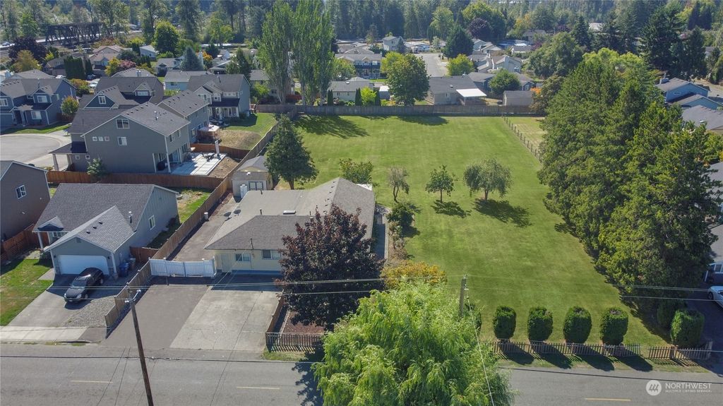 Photo of 732 1st Avenue E, Pacific, WA 98047 (MLS # 2162901)