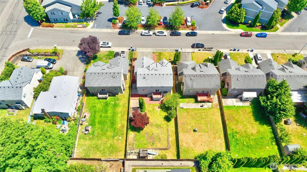 Photo of 24019 114Th Place SE, Kent, WA 98030 (MLS # 2539301)