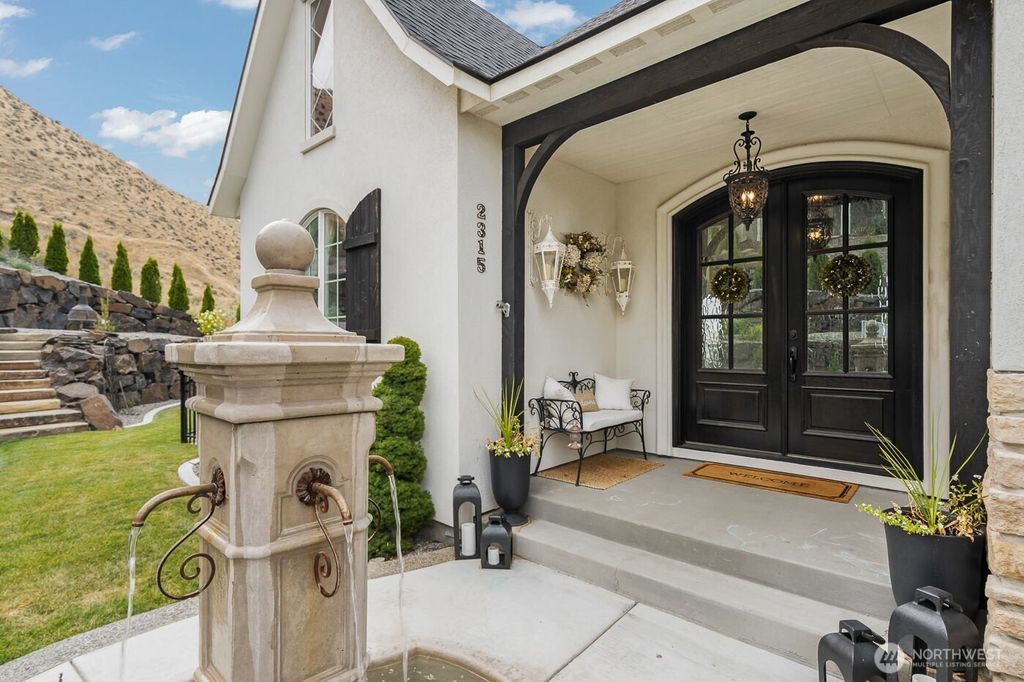 Photo of 2315 Morency Drive, Richland, WA 99352 (MLS # 2482906)